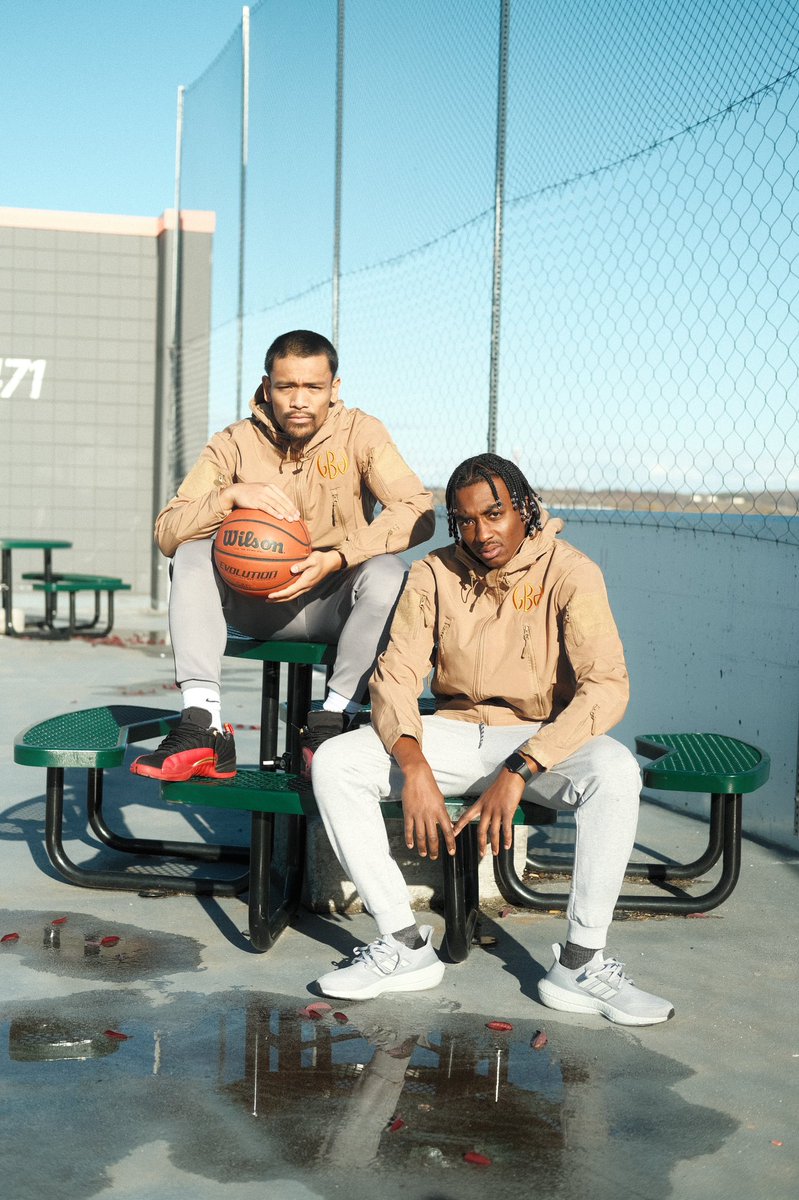 gbdhoops's tweet photo. To kick off Fall we introduce the GBD Soft Shell Jackets, a high quality polyester/cotton with 8 pockets, embroidered logo, great for keeping warm! Wind &amp; waterproof! 🙏🏽🏀🏁 #GBD 

Color: Sand

Just dropped on https://t.co/32cV80Z2Gl https://t.co/zGdjJ8zfuN