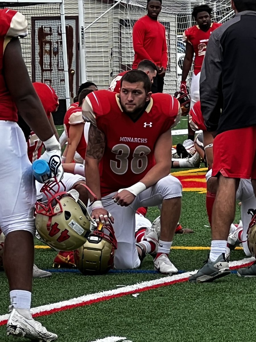 First sack of <a href="/_chasecronce/">Chase Cronce</a> college career.. let’s goo! Show em’ what’s up!👊🏼❤️💛