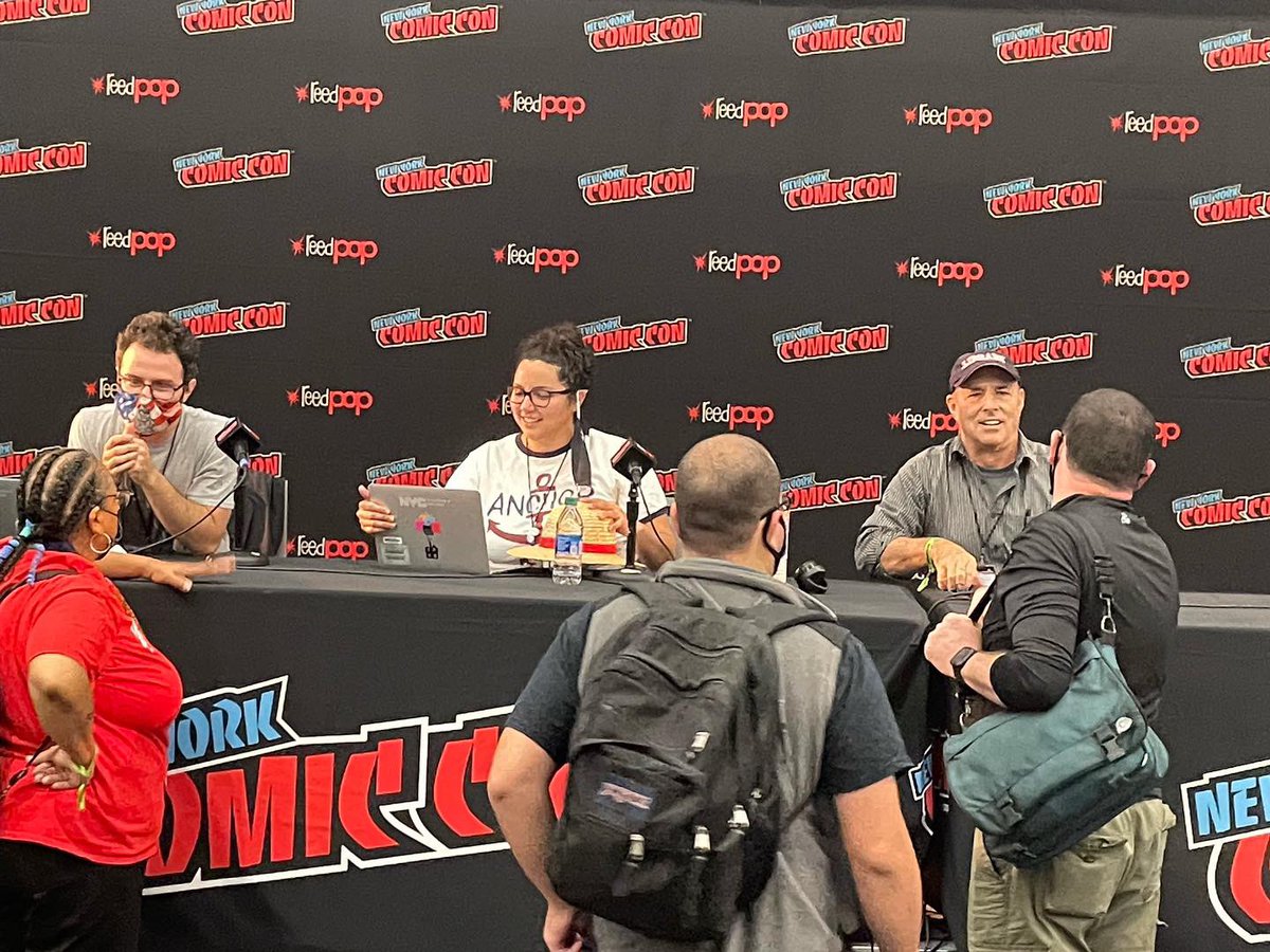 msagomez19's tweet photo. I had an amazing experience at #NYCC w/ @Mrlinden137 @graphicnovelguy !! We had such a great turnout! I appreciate everyone who came to listen to us share how we use comics to create SEL experiences in the classroom. I hope this is the first of many! https://t.co/y1jQsKdXcn