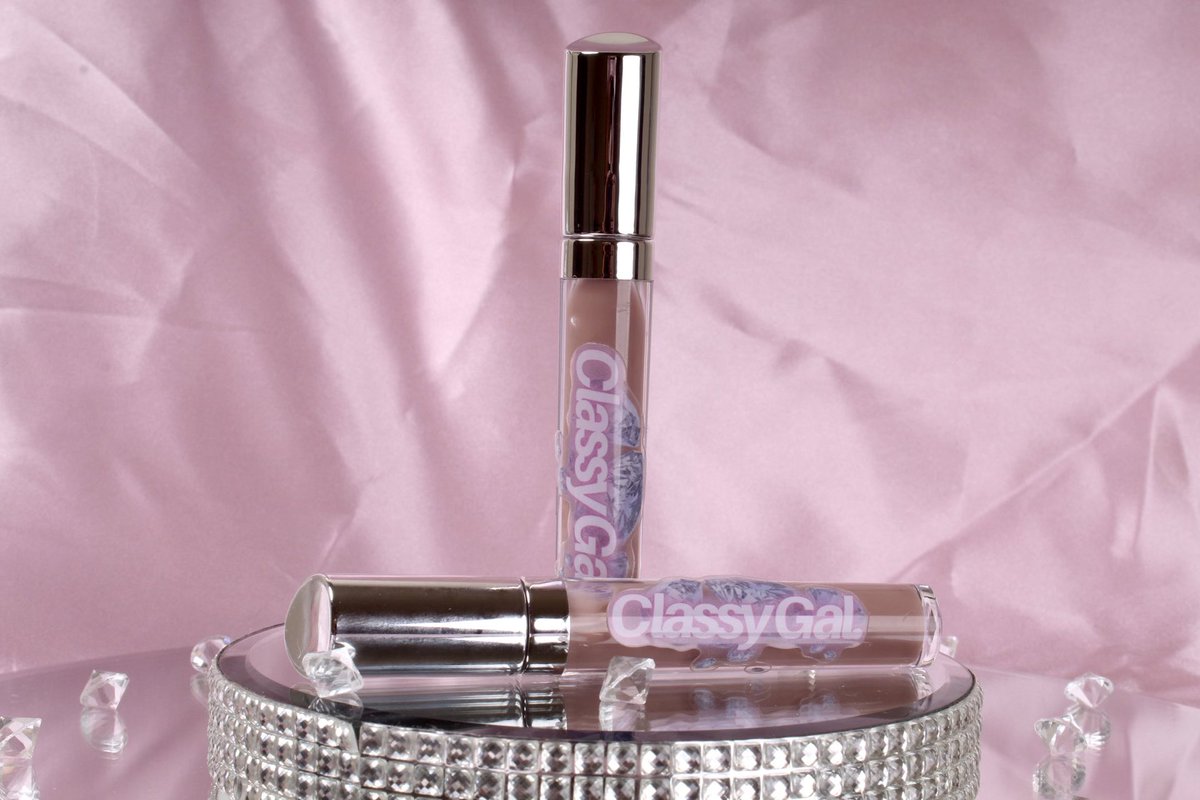classygalife's tweet photo. Feel lavish with our silky nourishing glosses ✨ Wand applicator for a smooth transition on https://t.co/D88bVX8S1M