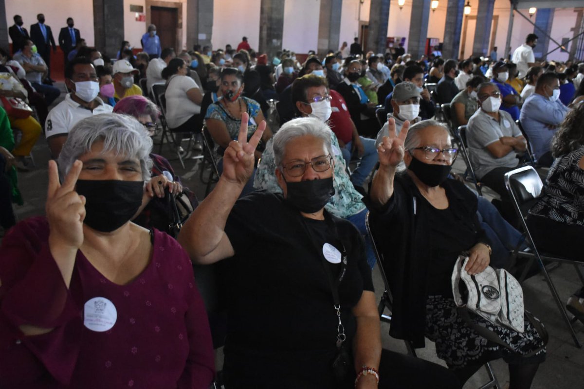 Gobierno de Irapuato (@irapuatogob) on Twitter photo En materia de educación, llevaremos internet gratuito a los centros sociales y bibliotecas públicas, estableceremos convenios con instituciones para fortalecer el servicio social de los estudiantes, garantizaremos las condiciones para el regreso a las aulas, entre otras acciones. En materia de educación, llevaremos internet gratuito a los centros sociales y bibliotecas públicas, estableceremos convenios con instituciones para fortalecer el servicio social de los estudiantes, garantizaremos las condiciones para el regreso a las aulas, entre otras acciones.