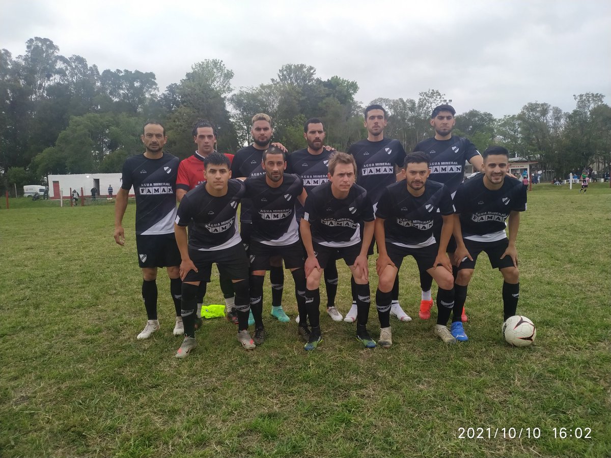 Andreadahiagonz's tweet photo. No hay nada más lindo que volver a éste ambiente 💪⚫⚪ https://t.co/BGaeLTE3Ps