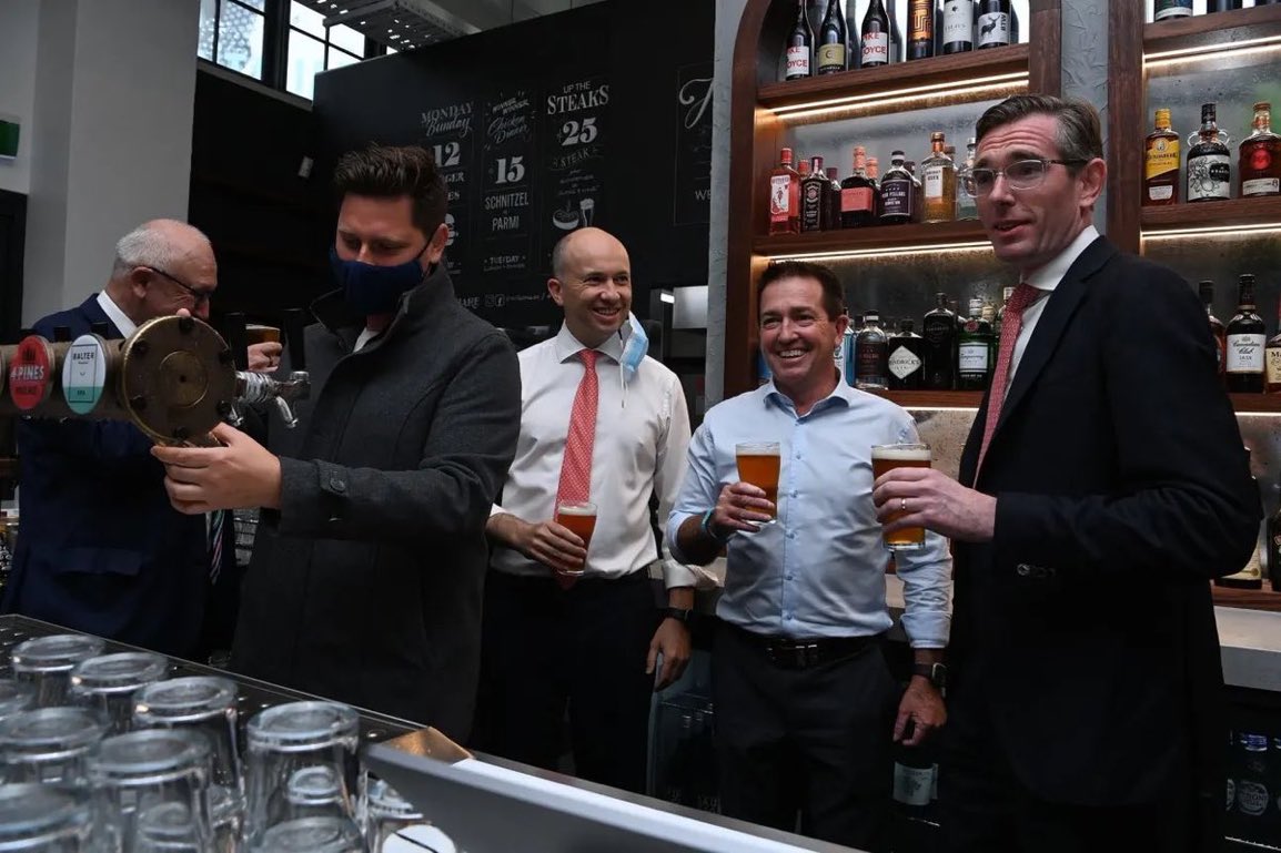 MikeCarlton01's tweet image. There are few sights more ridiculous than politicians posing, beer in hand, for the TV cameras. “Look !  We’re real Aussie blokes, just like youse…”