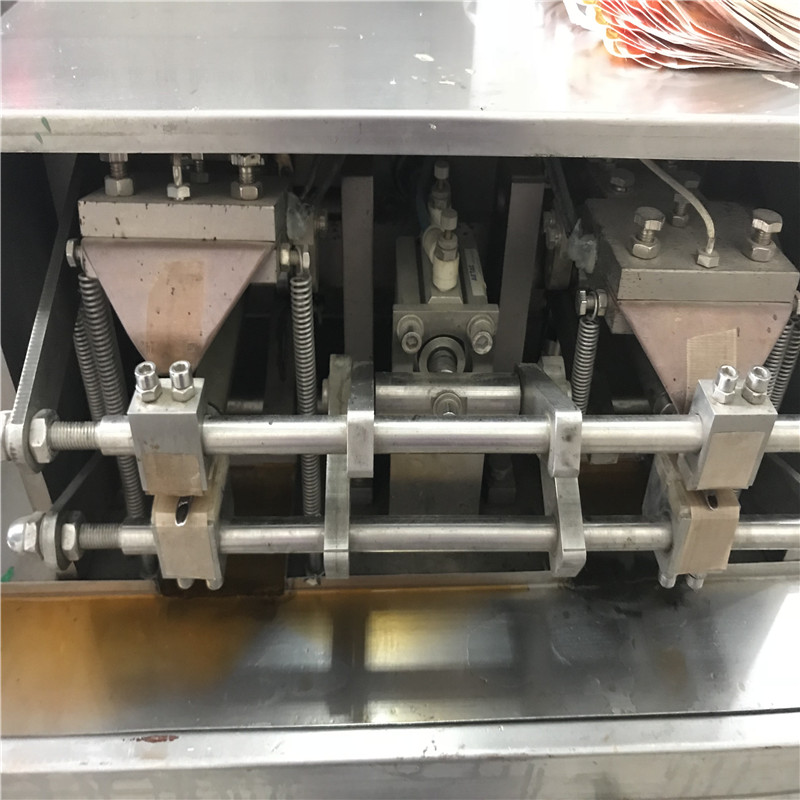 JDWater2018's tweet photo. J&amp;D WATER wants to have connections with you. #plasticbagsealingmachine #bagpackingmachine #bagfillingmachine https://t.co/QDFpsw1Xcc