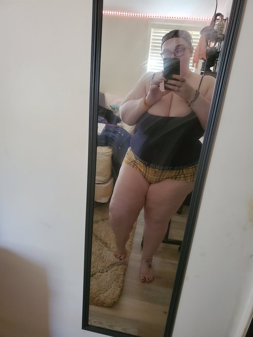 Fundraiser time!! I have to catch a couple groundhogs 😩 Amazon gift cards to Toxicsirenbbw@hotmail.com<a href="/tag/retweet"class="tags"><span>#retweet</span></a>