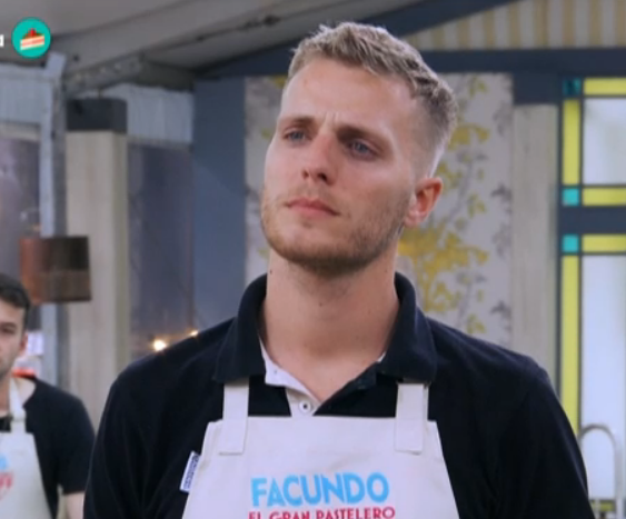 carranza_lali's tweet photo. Cuando veo a Facundo

#BakeOffArgentina https://t.co/wqbMZ9n0iD