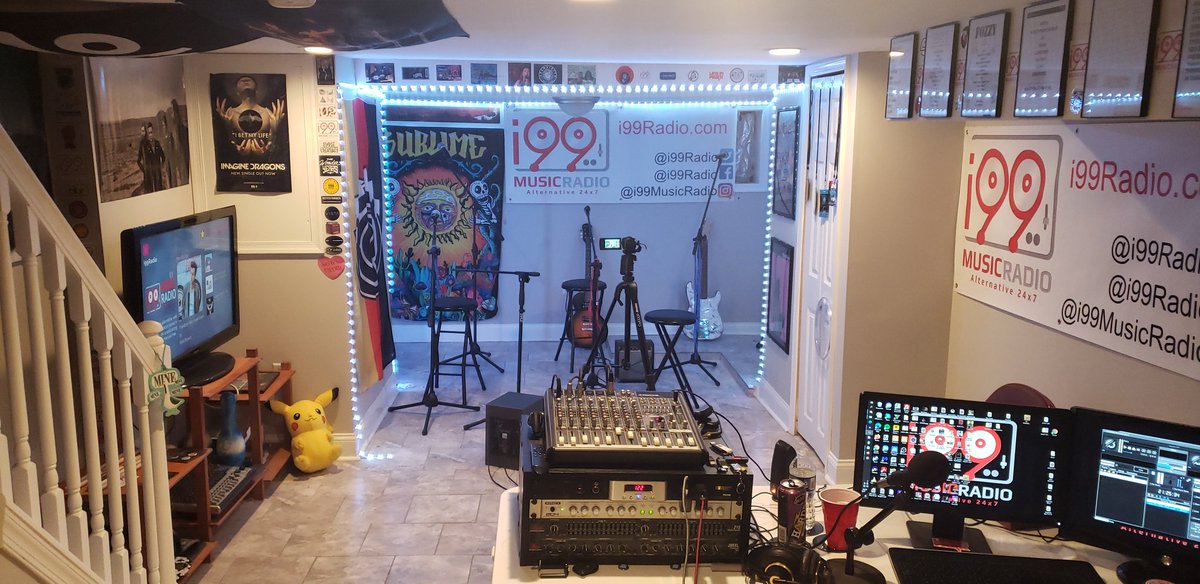 i99Radio tweet media