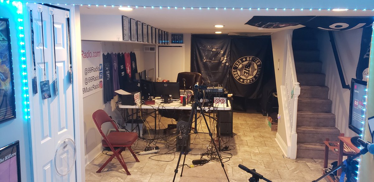 i99Radio tweet media