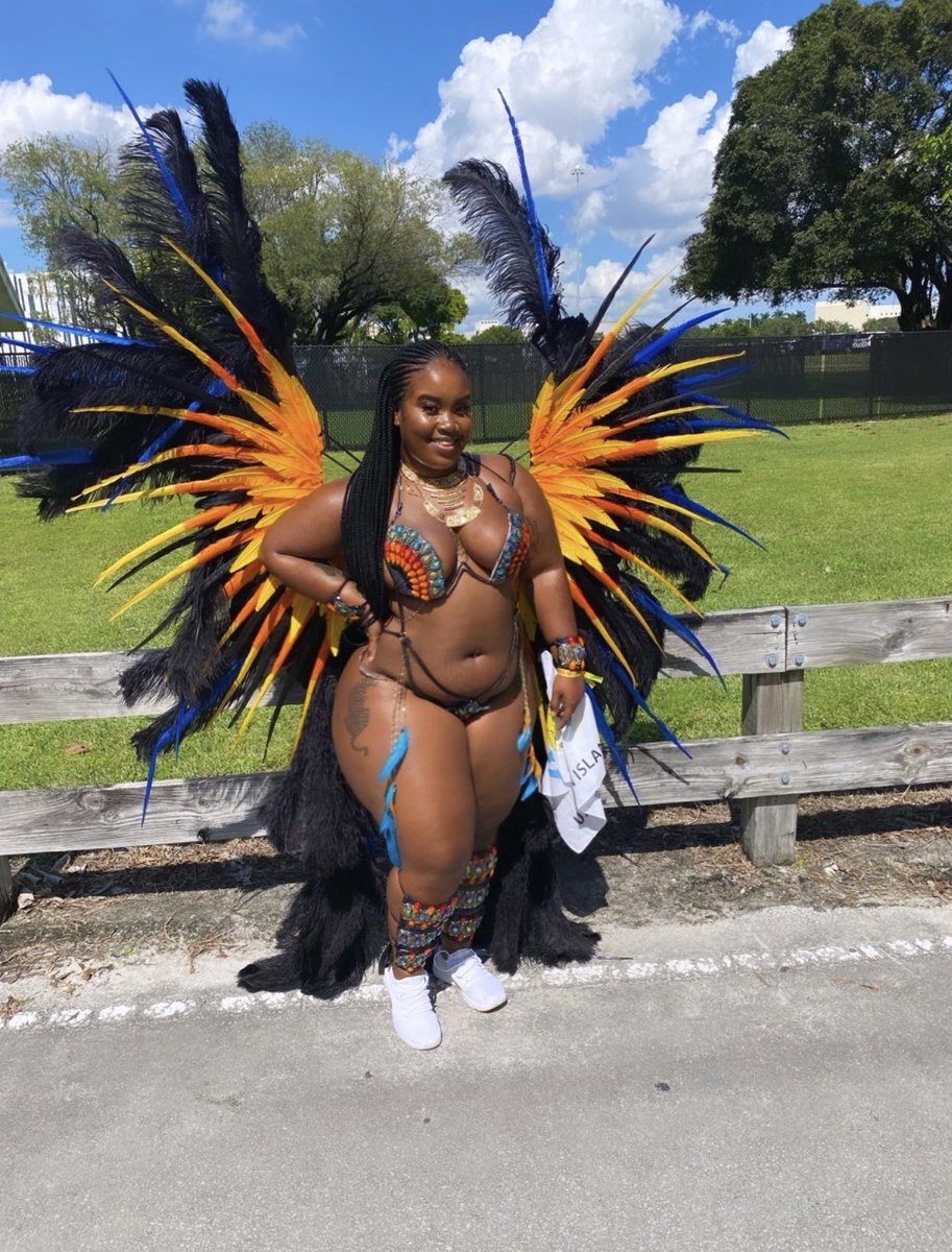 badgirlj___'s tweet photo. It’s a curvy girl carnival #MiamiCarnival2021 https://t.co/Wj3ZJwozcn
