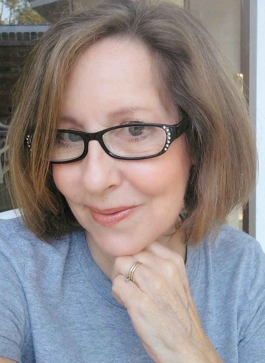 PamelaJarnagin's tweet photo. #HairWoes: I AM liking the shorter length, but I'm bummed my red undertones are ALREADY coming back, just 2 weeks since I got it highlighted. *SIGH* #hairdrama #acceptthethingsicannotchange #soberlife #itsalwayssomething #letitgo #FirstWorldProblems #SerenityNow! https://t.co/wuotKPXTyf