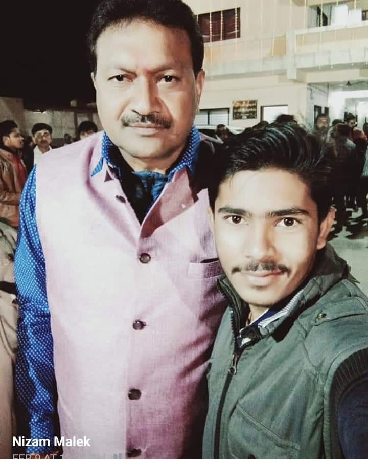 મારા પરમ મિત્ર અને રાધનપુર તાલુકાના ધારાસભ્ય શ્રી રઘુભાઈ દેસાઈ આજ પણ ગરીબો ની માન અને માનવતા મુજબ કામ કરી રહ્યાં છે. અને હા મારા મિત્ર ને આવી રીતે ઓલ ટાઇમ રાધનપુર ની જનતા કામ કરવાનો મોકો આપે એવી આશા રાખું છુ.