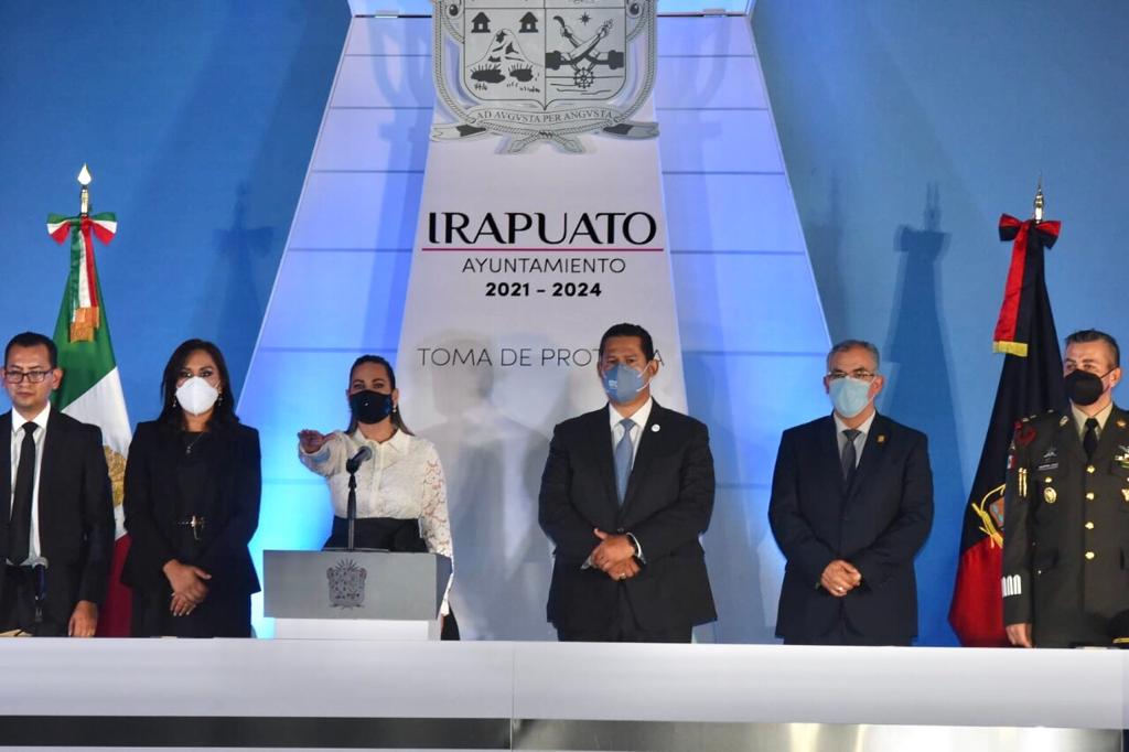 Lorena Alfaro García (@lorenaalfarog) on Twitter photo Mi agradecimiento a todas y a todos aquellos que, con su confianza, me han permitido ser la primera mujer que gobierne nuestra ciudad. Hoy iniciamos #ConPasoFirme y con corazón, un nuevo #Irapuato de paz y trabajo. Mi agradecimiento a todas y a todos aquellos que, con su confianza, me han permitido ser la primera mujer que gobierne nuestra ciudad. Hoy iniciamos #ConPasoFirme y con corazón, un nuevo #Irapuato de paz y trabajo.