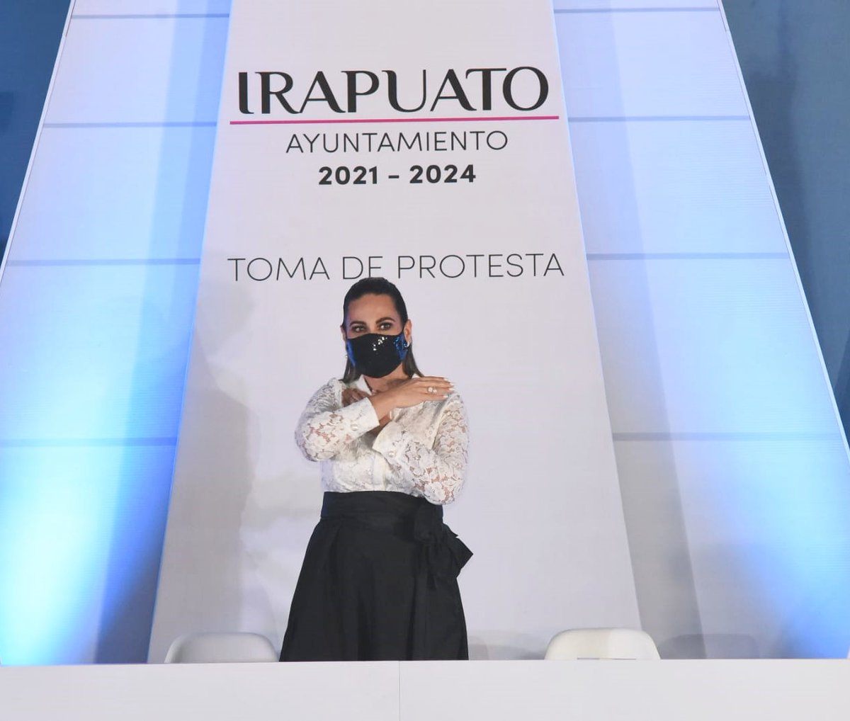 Lorena Alfaro García (@lorenaalfarog) on Twitter photo El trabajo, el respeto, la honradez y la solidaridad, han sido los valores con los que me he conducido en mi vida pública. Tomaré decisiones con firmeza y con corazón, para promover una nueva cultura de convivencia. 
#ConPasoFirme El trabajo, el respeto, la honradez y la solidaridad, han sido los valores con los que me he conducido en mi vida pública. Tomaré decisiones con firmeza y con corazón, para promover una nueva cultura de convivencia. 
#ConPasoFirme