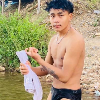 PovSren's tweet photo. មានអ្នកប៉ោយប៉ែតទេសុំស្គាល់ផង https://t.co/WPIwhvzPVa