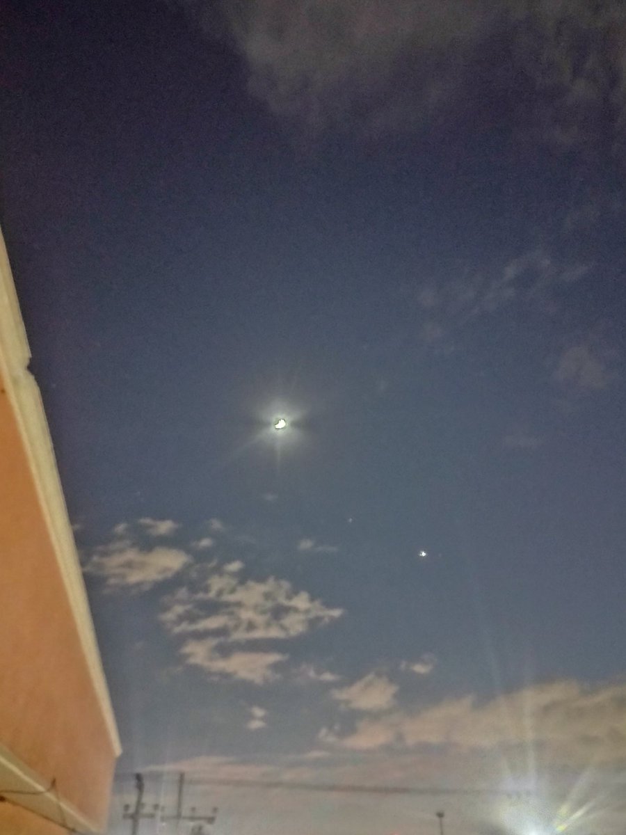 Clima delicioso noches espectaculares.... Asi se veía hace un par de horas desde #Ecatepec