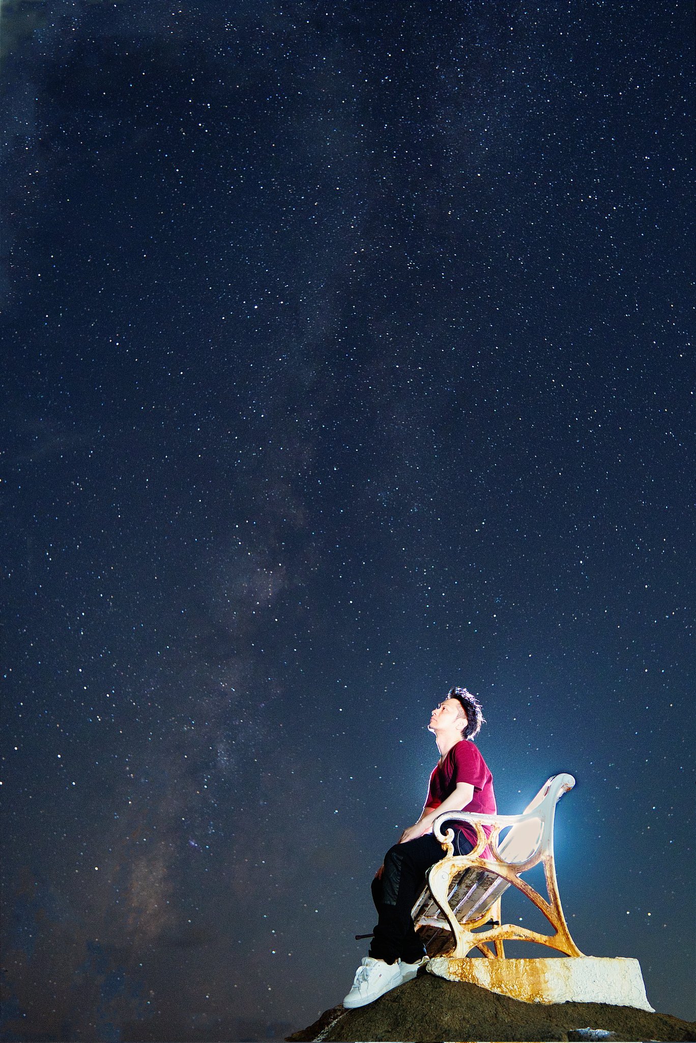 Singer Kenkoh 千葉県の野島崎灯台は関東でも有数の星空スポットとして有名だそうです 気象庁発表の星空指数100そして 月も雲に隠れて絶好の撮影環境 撮って下さったスーパーカメラマンt先輩 感謝です T Co Faftnziqw9 Twitter