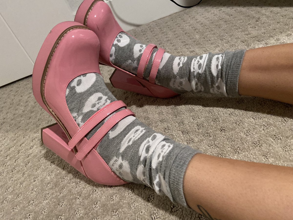 JUSTPLAINashley's tweet photo. Spooky #Socktober day 10 (aka Addams Family release day) I know you all missed this. https://t.co/POkLZNtx2W