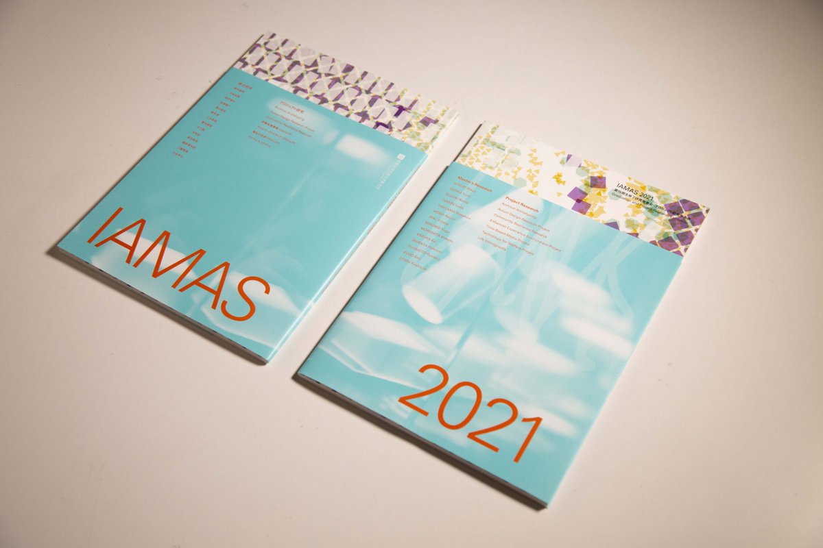 iamas_info's tweet photo. カタログはIAMAS Webサイトの資料請求からお求めいただくことが可能です。(送料は有料となります)
また、電子データをIAMAS BOOKSで公開しています。ぜひご覧ください。
▼電子データ
https://t.co/lRudNzf3C0
▼資料請求
https://t.co/JxtNDKPGsR https://t.co/wiLHOnfcuX