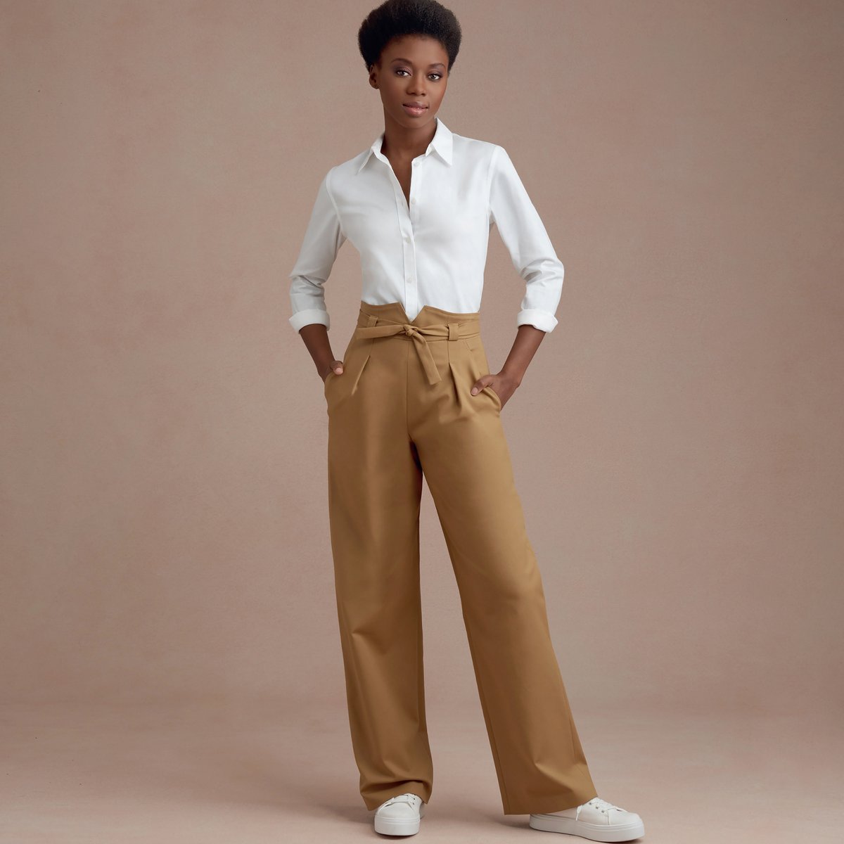 SimpMcCalls's tweet photo. Meet Simplicity 8956 - with super cool curved waist band, matching fabric belt, pleated front detail and all important pockets. 
https://t.co/7VlmTt1iYm

#s8956 #simplicity8956 #simplicitypatterns #trouserpattern #sewingtrousers #trousersewingpatterns #simplicitysewingpatterns https://t.co/mDTi8aVNDY