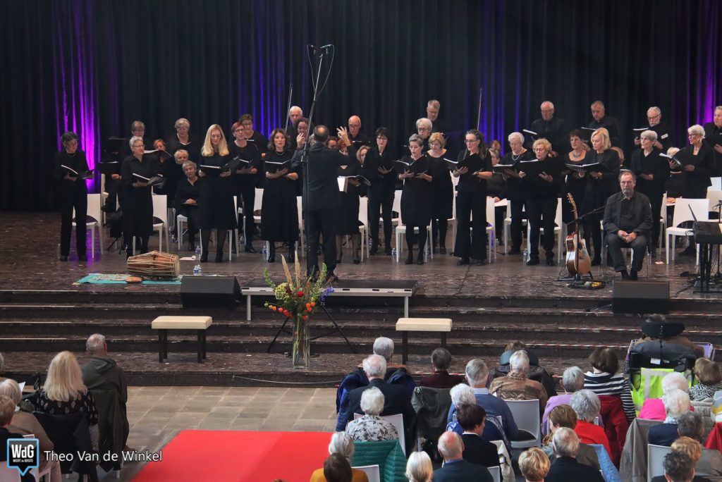 Concert ‘Samen tegen eenzaamheid’ druk bezocht (foto's) ➜ weertdegekste.nl/2021/10/concer… #Weert