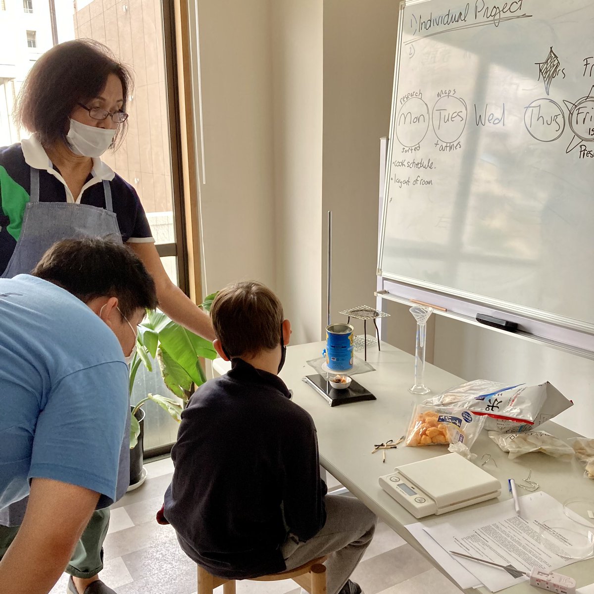 MSTmiddleschool's tweet photo. It was a day for visitors in #MSTEucalyptus. This morning, Candy showed #adolescents how energy from food can be calculated using a calorimeter. Then an expert from Tree of Life shared the medicinal benefits of herbs and how to make soap. #WeAreMST #MSTScience #montessori https://t.co/6WbRX9fQgi