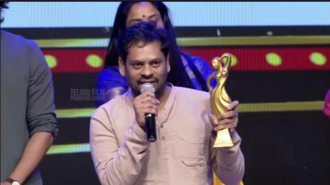 WeLuvSDT's tweet photo. Congratulations @subbucinema sir on winning best debut director award for Supreme Hero @IamSaiDharamTej’s #SoloBrathukeSoBetter film at #CinegoersAwards
@NabhaNatesh
@MusicThaman @vennelakishore
 @SVCCofficial https://t.co/xCRt1VGv7Y