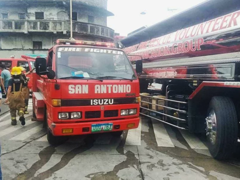 bsapasig's tweet photo. TINGNAN: Nakipagtulungan ang @bsapasig Fire Suppression Team 🚒 sa pagsugpo ng sunog sa Barangay Sumilang. 💦🔥 Salute sa ating matatapang at mapagmalasakit na bumbero na nagpamalas ng diwa ng #bayanihan para sa kapwa Pasigueño! 🤝
#ServiceBeyondBorders #TuloyAngSerbisyoBSA https://t.co/eQ48DnN5UU