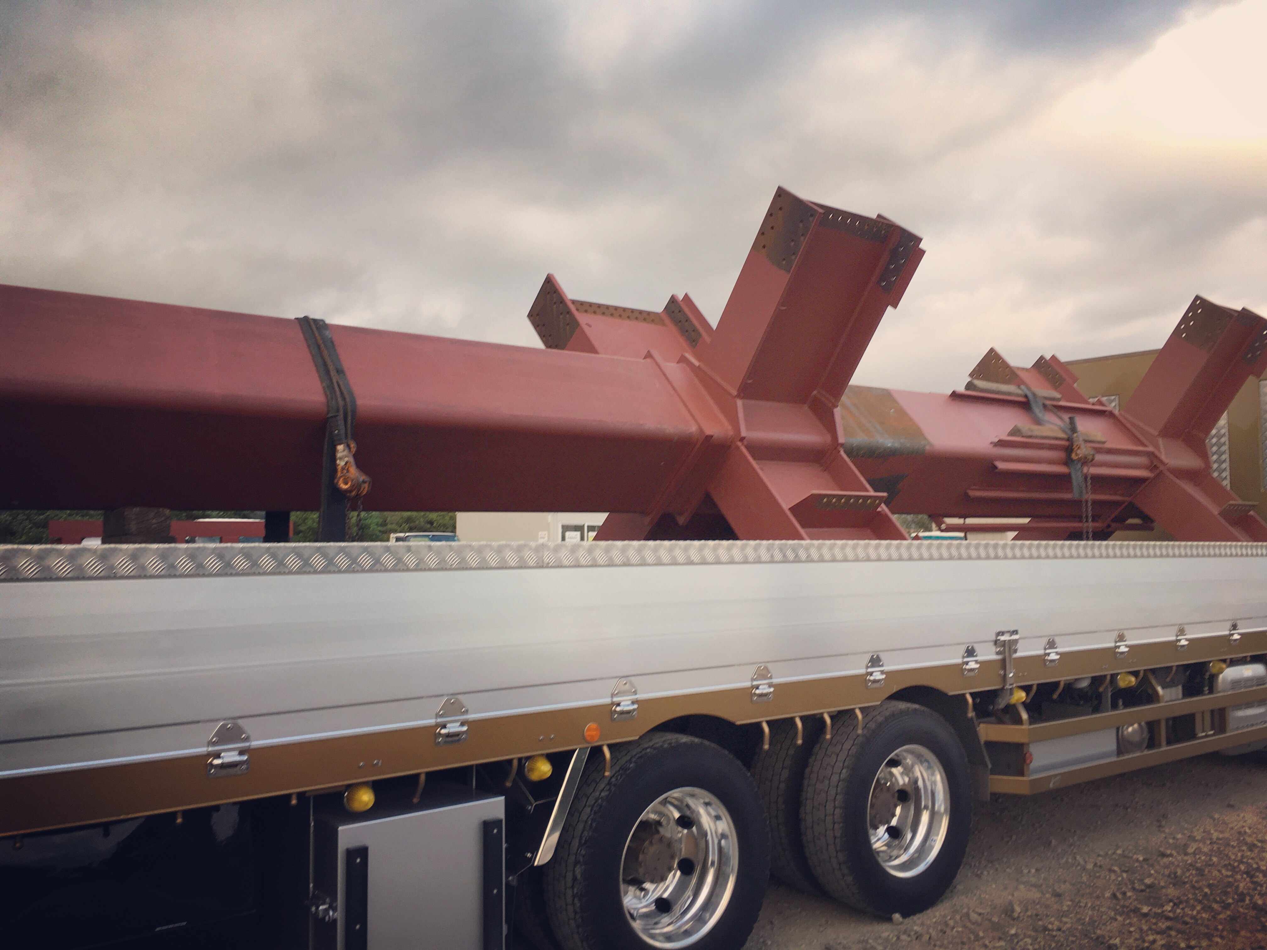 株式会社影山鉄工所 積み込み完了 今日もご安全に 影山鉄工所 沼津 静岡県 溶接好きと繋がりたい 社員募集中 女性社員活躍 町工場 工場女子 鉄骨 鉄工所 ものづくり 溶接 溶接女子 溶接好き 鍛冶屋 製造業 鉄 溶接体験 溶接教室