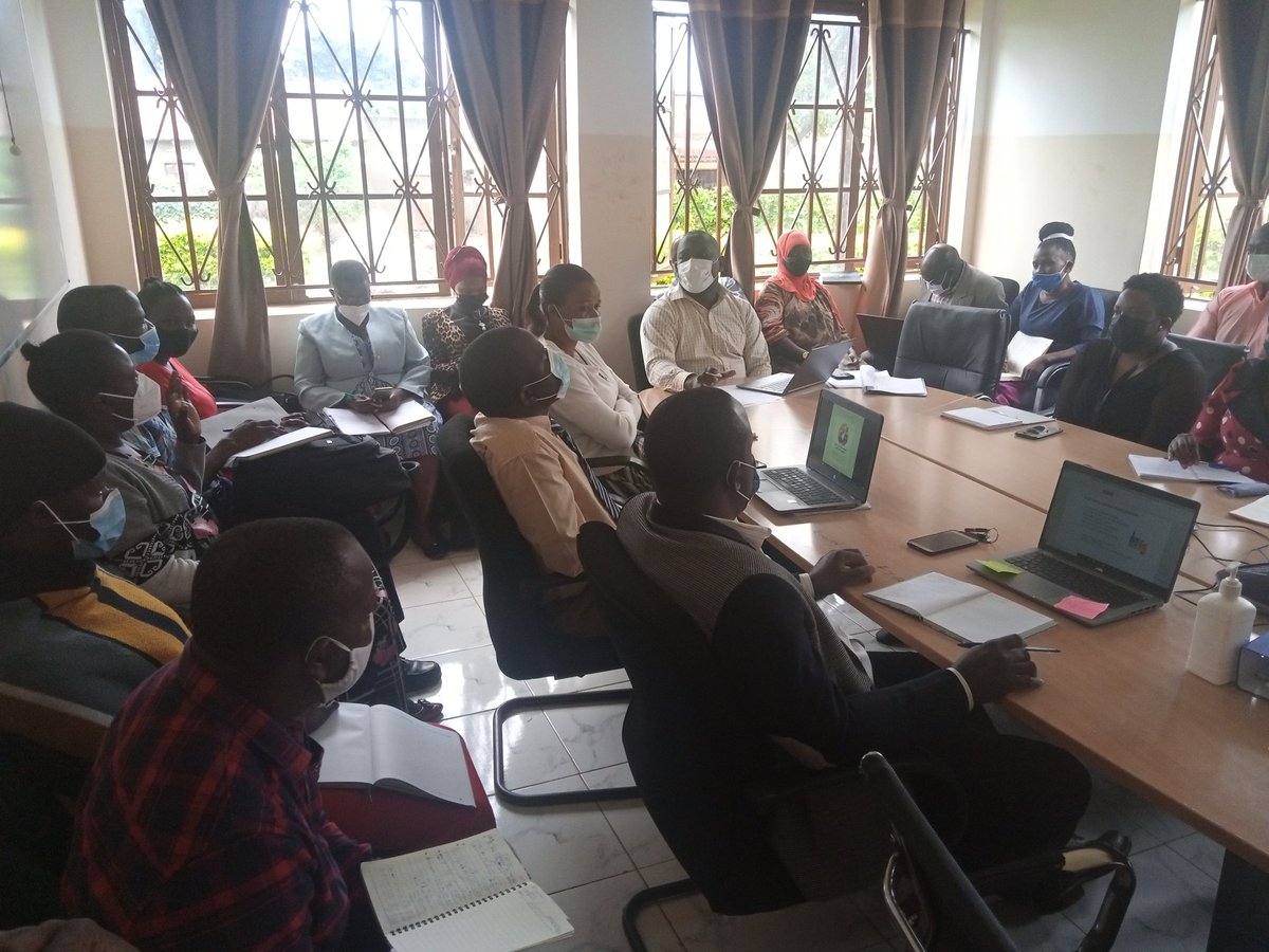 awacuganda's tweet photo. In collaboration with @uhruganda & @SMUG2004, we're holding our Three-partner annual performance review meeting on our recently concluded KPIF project in Luweero region. This engagement also intend to strengthen our subnational synergy with the Luweero #EDHT. https://t.co/TNO31zTpGl