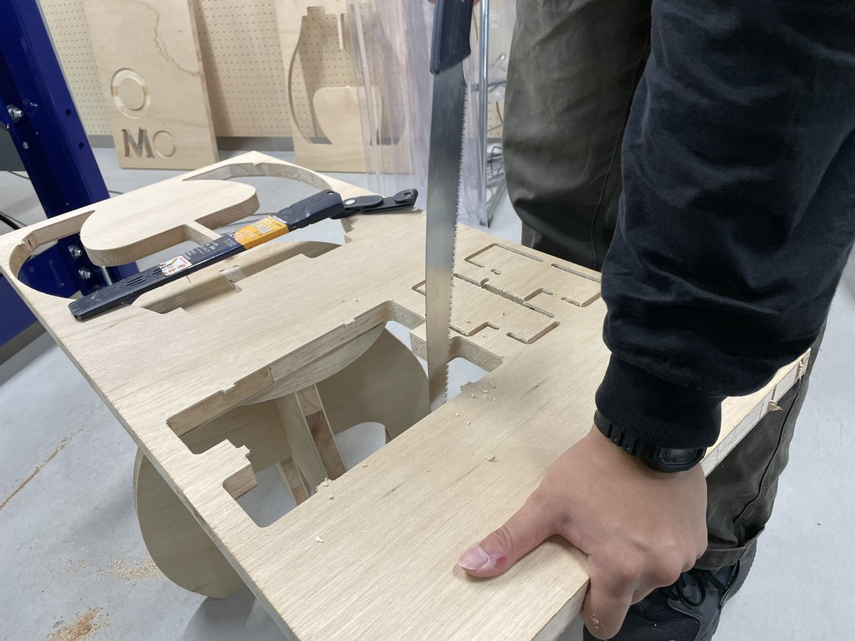 fablabkn's tweet photo. 本日はファブラボみなとみらいのスタッフ研修日 講習を受けたばかりのShopbotの操作練習をしました。試行錯誤しながら無事に加工完了!
#shopbot
#cnc
#shopbottools https://t.co/4Adqq2ITLh