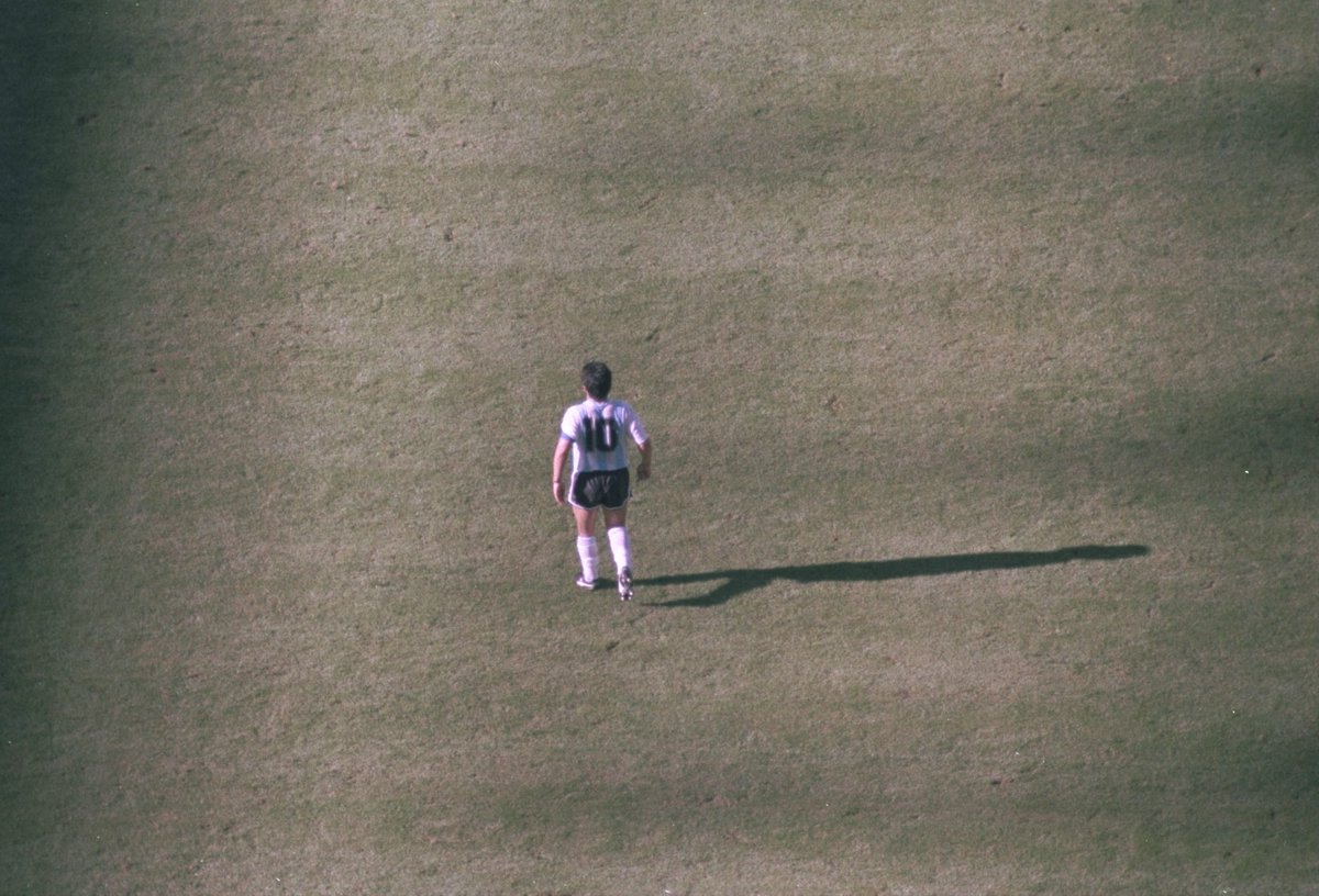 RevistaPanenka's tweet photo. Sin '10' no hay fútbol. https://t.co/5n2bqXGjXD