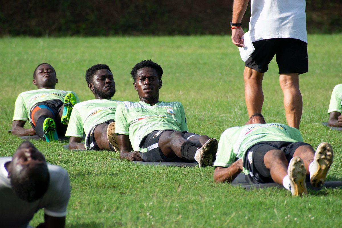 vfootballclub's tweet photo. #MondayMotivation 

𝙋𝙍𝙀-𝙎𝙀𝘼𝙎𝙊𝙉: Hard work begins. 💪⚽️🏃‍♂️

#VFC #Preseason21 https://t.co/vDcxobidc4