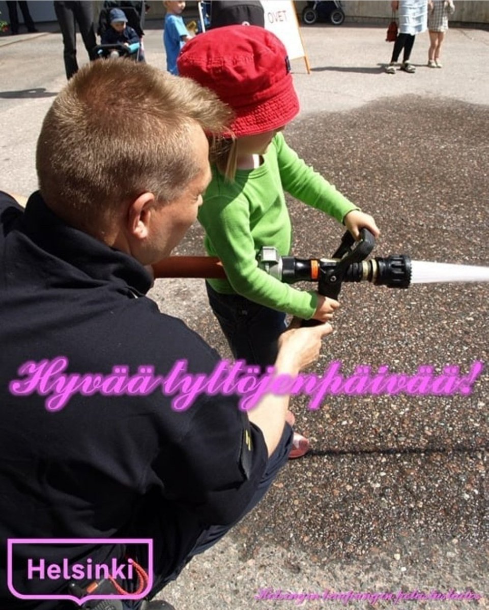 Hyvää tyttöjenpäivää! Helsinkiläisistä palomies-ensihoitajista vain alle yksi prosenttia on naisia. Toteuta unelmasi, muuta numeroita ja tee meistä entistä parempia.
#tyttöjenpäivä #pelastuslaitos #Helsinki
