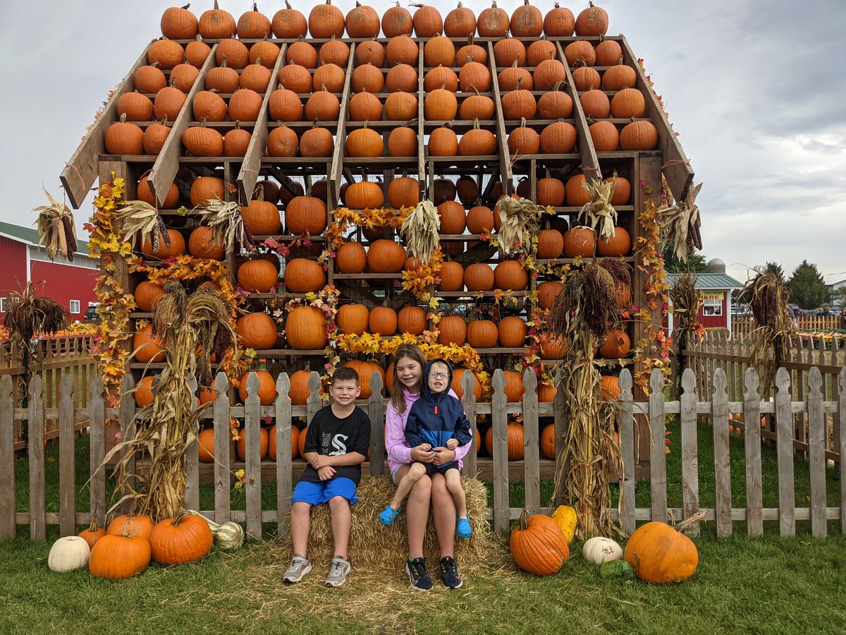 EllermanLindsay's tweet photo. Cousin day #stadesfarm. β€οΈππππ¦οΈπ #Ellerman2021 @CoachEllerman https://t.co/9d6dD18Z5s