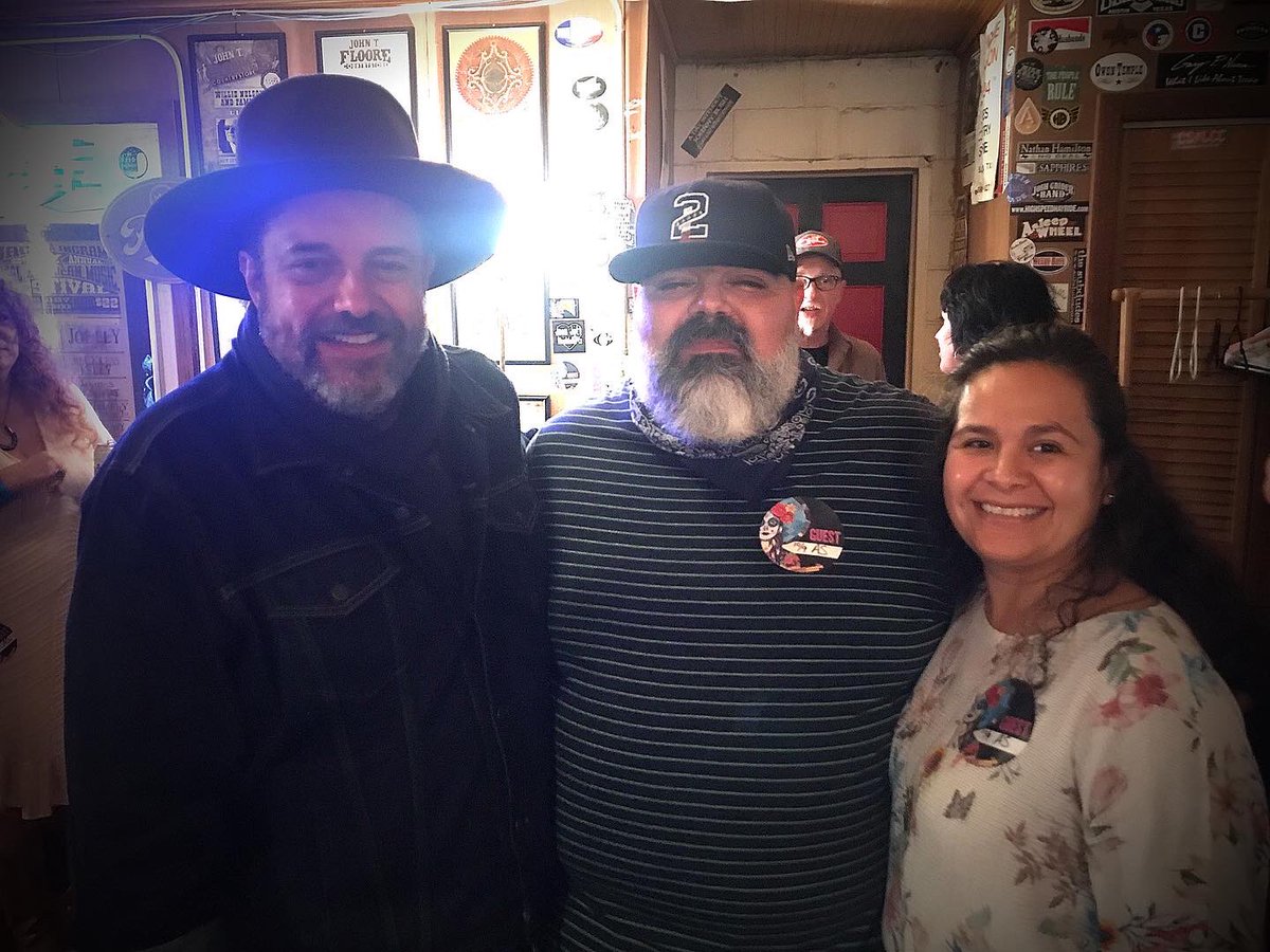 sammythehouse's tweet photo. I need to thank @AmigoDelGuero and @lennyarellano for blessing me with a chance to see and MEET one of my favorite bands
@MavericksMusic 
@floorecountrystore 🤠 It was a special night in South Texas!!
https://t.co/VUidZFOv1C 

#TheMavericks #EnEspanol #Helotes #Floores #OnTour https://t.co/NyM8xqrJu6