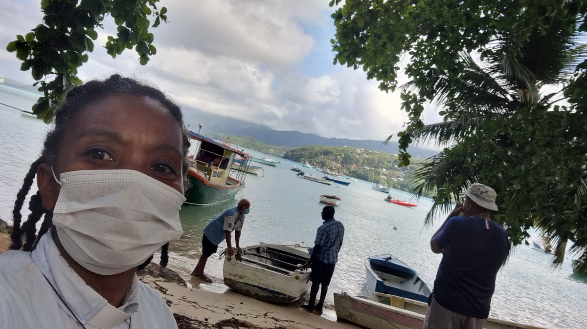 kulChris's tweet photo. Morning business with fishermen... https://t.co/rIx6DunS0X