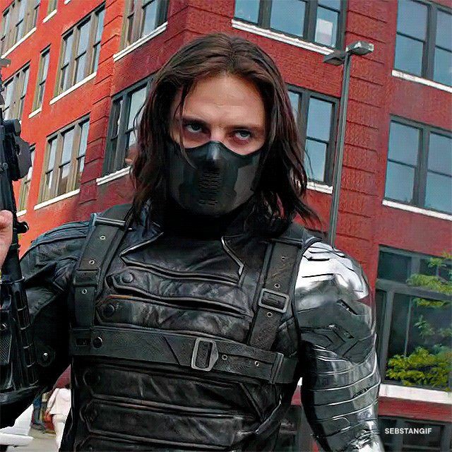 взгляд зимнего солдата. баки барнс. себастиан стэн зимний солдат в маске. баки барнс зимний солдат. себастиан стэн зимний солдат.