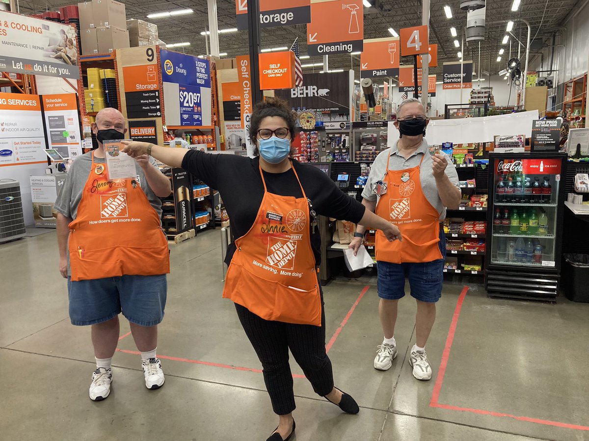 Jeremy is a tech wizard for the whole store and Rick volunteered to cover Pro Desk on Saturdays thank you gentlemen for stepping up and saying “YES, I CAN!!” @spohn3857 <a href="/Erin3857/">ErinHD3857</a> <a href="/bruceojb/">Bruce Johnsonbaugh</a> <a href="/TracyKatz13/">Tracy Katz</a> <a href="/athornton0412/">Anthony Thornton</a> <a href="/kelly_broyles/">Kelly Broyles</a> @Sean_Monty_ <a href="/NickViolet/">Nick Violet</a> #gemcitypride