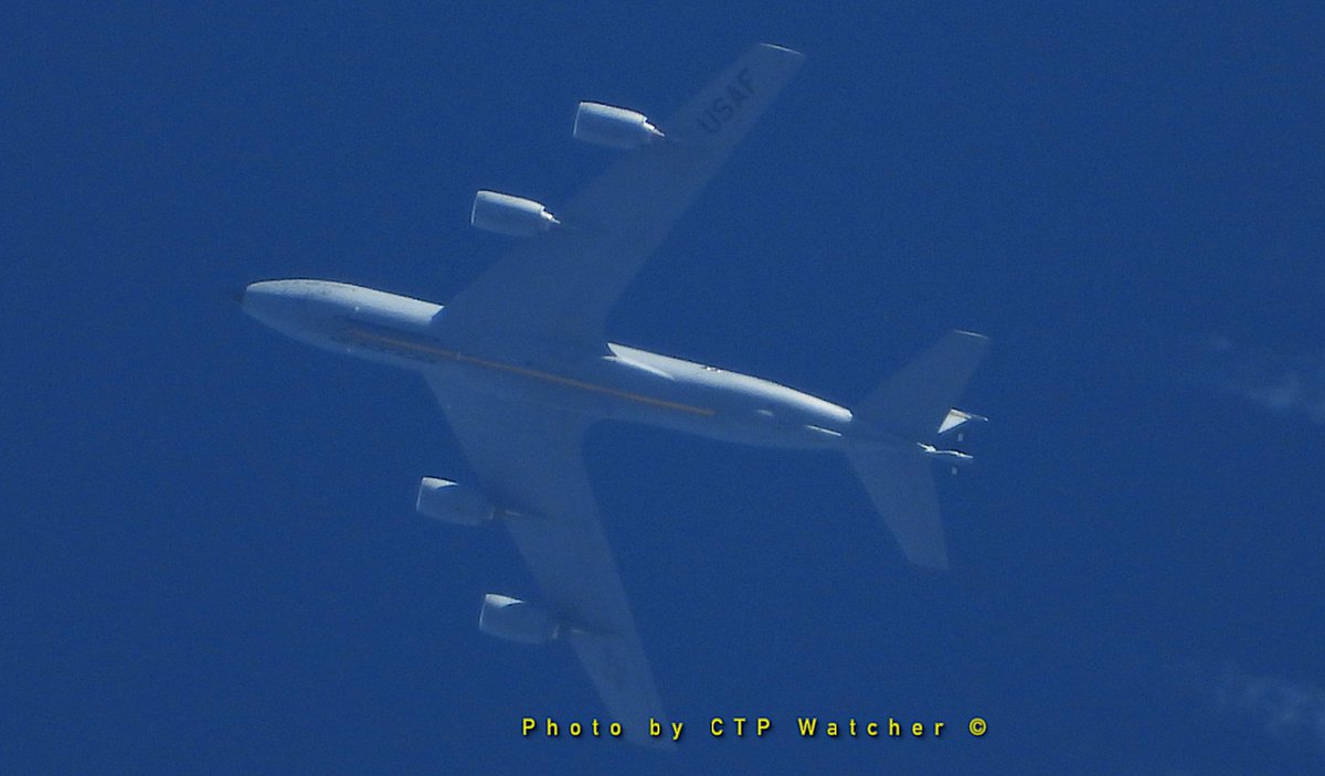 USAF Boeing KC-135R Stratotanker 57-1486 of the 153d Air Refueling Squadron passing over San Jose, CA today as RCH7486 outbound Meridian Regional Airport heading to Hickam Air Force Base.