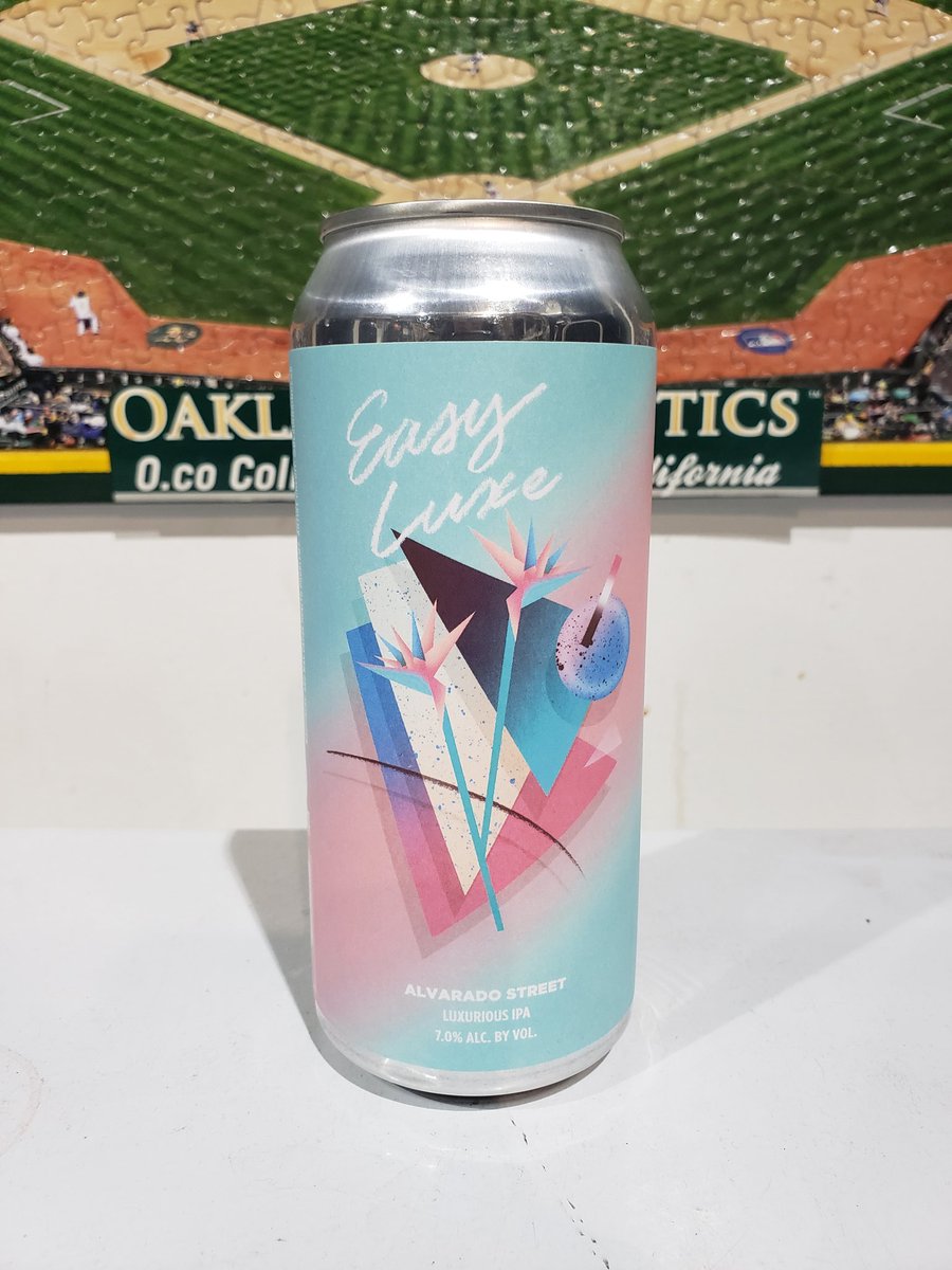 jeffjr9's tweet photo. Easy Luxe was easy drinking! A luxurious IPA!!
This is what I was drinking during the Fury vs. Wilder fight last night 🥊🥊
#easyluxe #luxuriousIPA #alvaradostreet #alvaradostreetbrewery #beertography #beersoftheworld #beersofcalifornia #beer #craftbeer #coolbeer #whatdoyoudrink https://t.co/risTsqKUYj