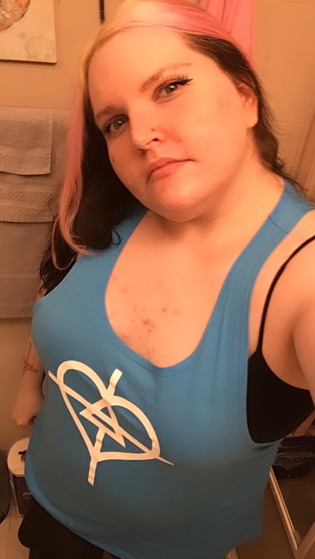 KimberlyAFarris's tweet photo. #MarsMerch I Got This On Saturday In The Mail The Triad Heart Tank I Love It π@30secondstomars @themarsstore
#TheMarsStore #ThirtySecondsToMars #30SecondsToMars #30STM #Echelon #MarsFit #MarsMerchMonday https://t.co/57waGihejY