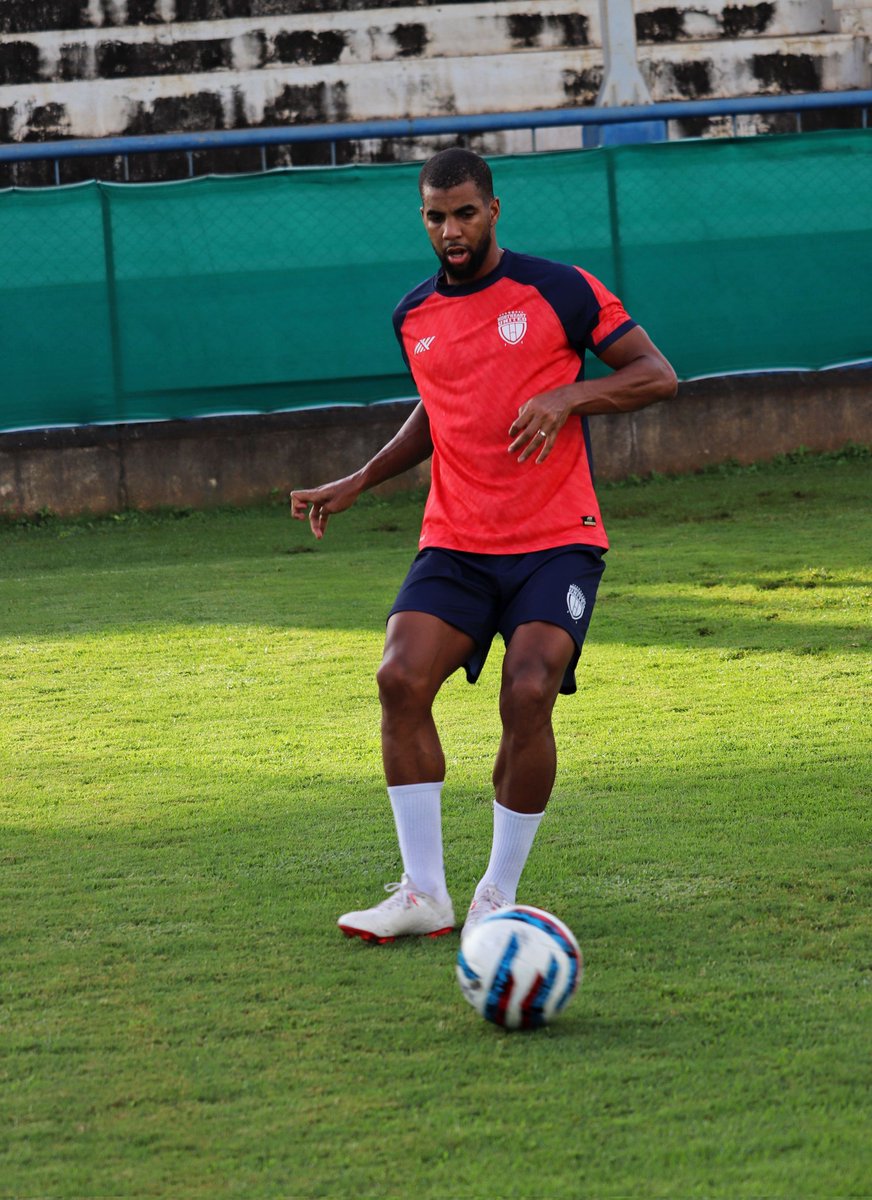 NEUtdFC's tweet photo. First training session as a Highlander 🤩

#WelcomeMathias #StrongerAsOne https://t.co/2YlIFcdyWn