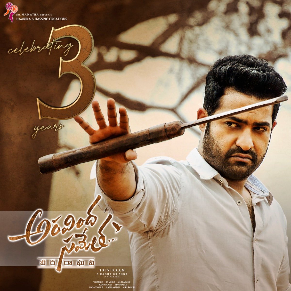 Narasimhamvnr's tweet photo. A cult Film from #Trivikarm 💥💥💥
Except few scenes 👍👍👍
@tarak9999 acting 🙏🙏🙏
#3yrsForASVR https://t.co/VlQGPmA8X5