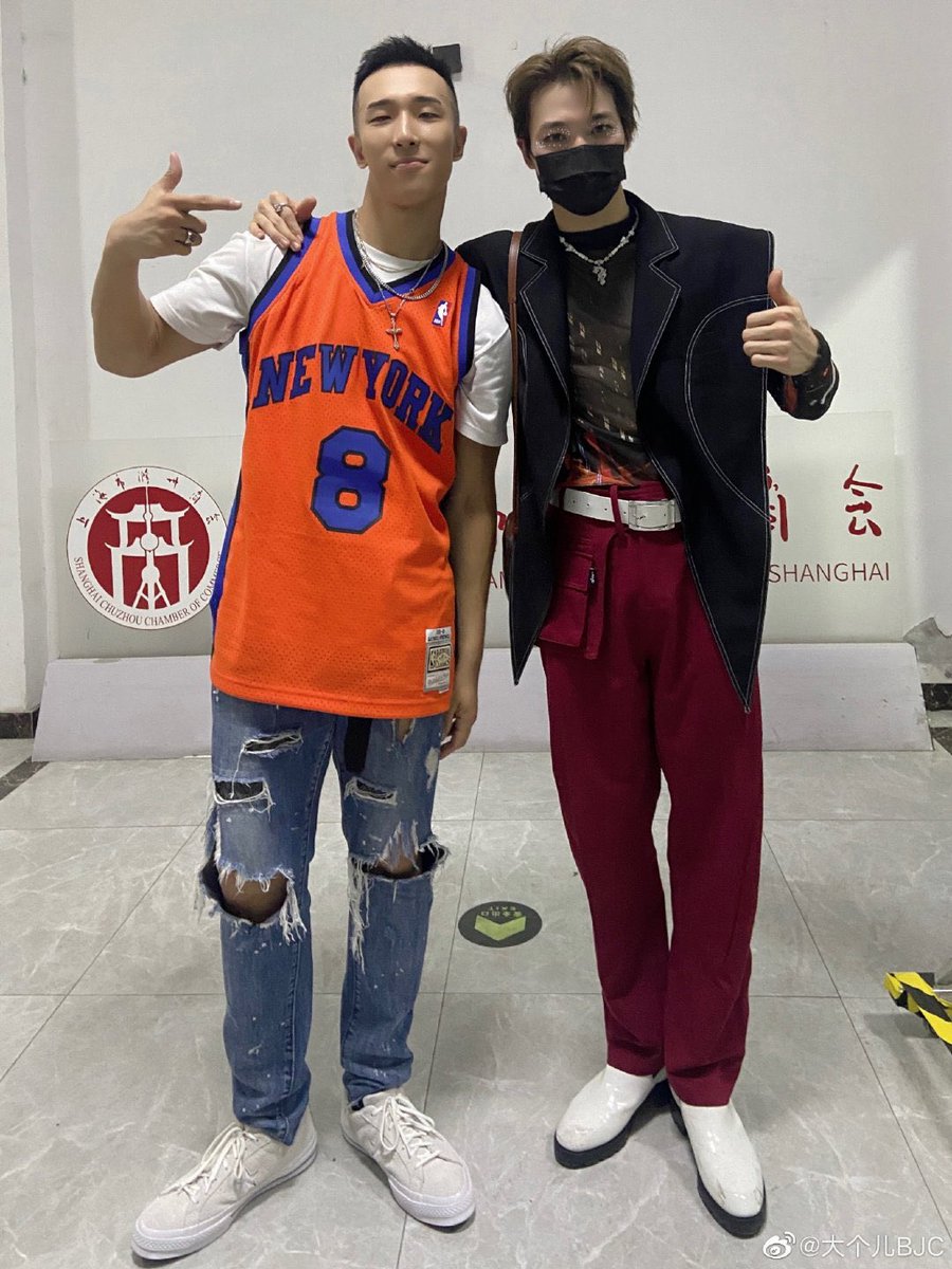 SantaCNFC's tweet photo. #SANTAxMaskedDanceTheFinal
#BattleKingSanta #SANTA  #ซานตะ #赞多  #MaskedDance #INTO1 #サンタ

10.11 Update 

Eye makeup, bling bling ✨✨

Cr.大个儿BJC

https://t.co/DzvwGCVyDq
@SANTADANCE_ https://t.co/bcHY36m2se