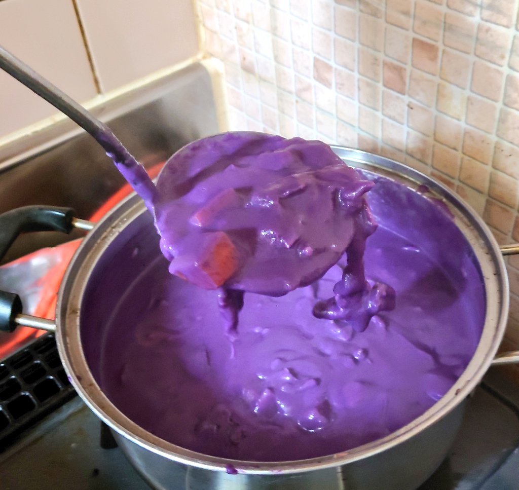 紫芋でシチューを作っていたはずがアニメに出てくるヤバい料理みたいな色のものが出来上がる Togetter 紫芋でシチューを作っていたはずがアニメに出てくるヤバい料理みたいな色のものが出来上がる Togetter
