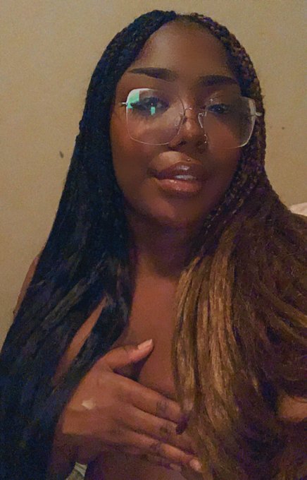 Hi babes  Low quality but sexiiiii https://t.co/gPT7rauTWl