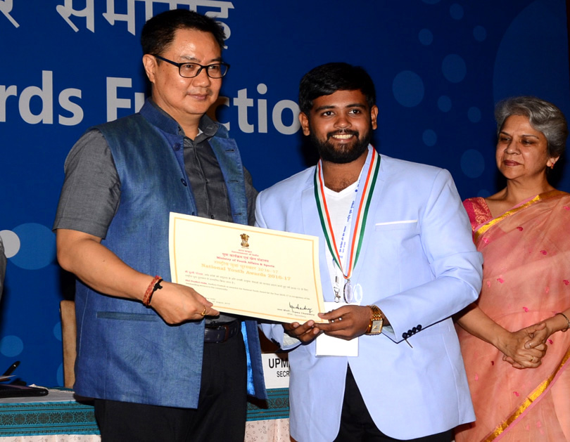 SuccessfulIndi1's tweet photo. Golla Prudhvi
A young inspirational figure for every Indian student who wants to shine brightly and excel with flying colors
Visit our website to read full story https://t.co/xebxGUqCYy
#youngminds #education #students #careereducation  #youngtalents #careerdevelopment https://t.co/NM4QQbscz2