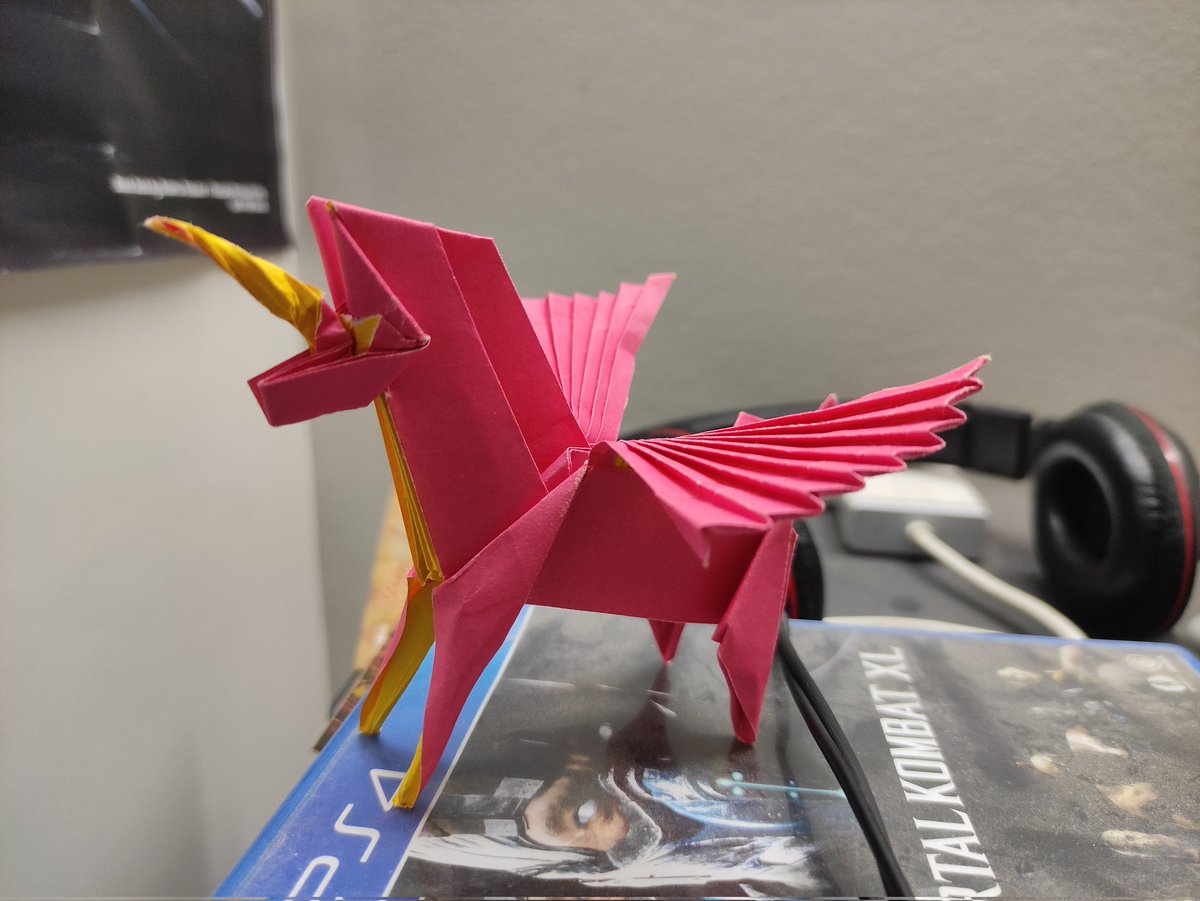 LichKing_Erza's tweet image. #origami #wingedUnicorn
 #小医生忠义