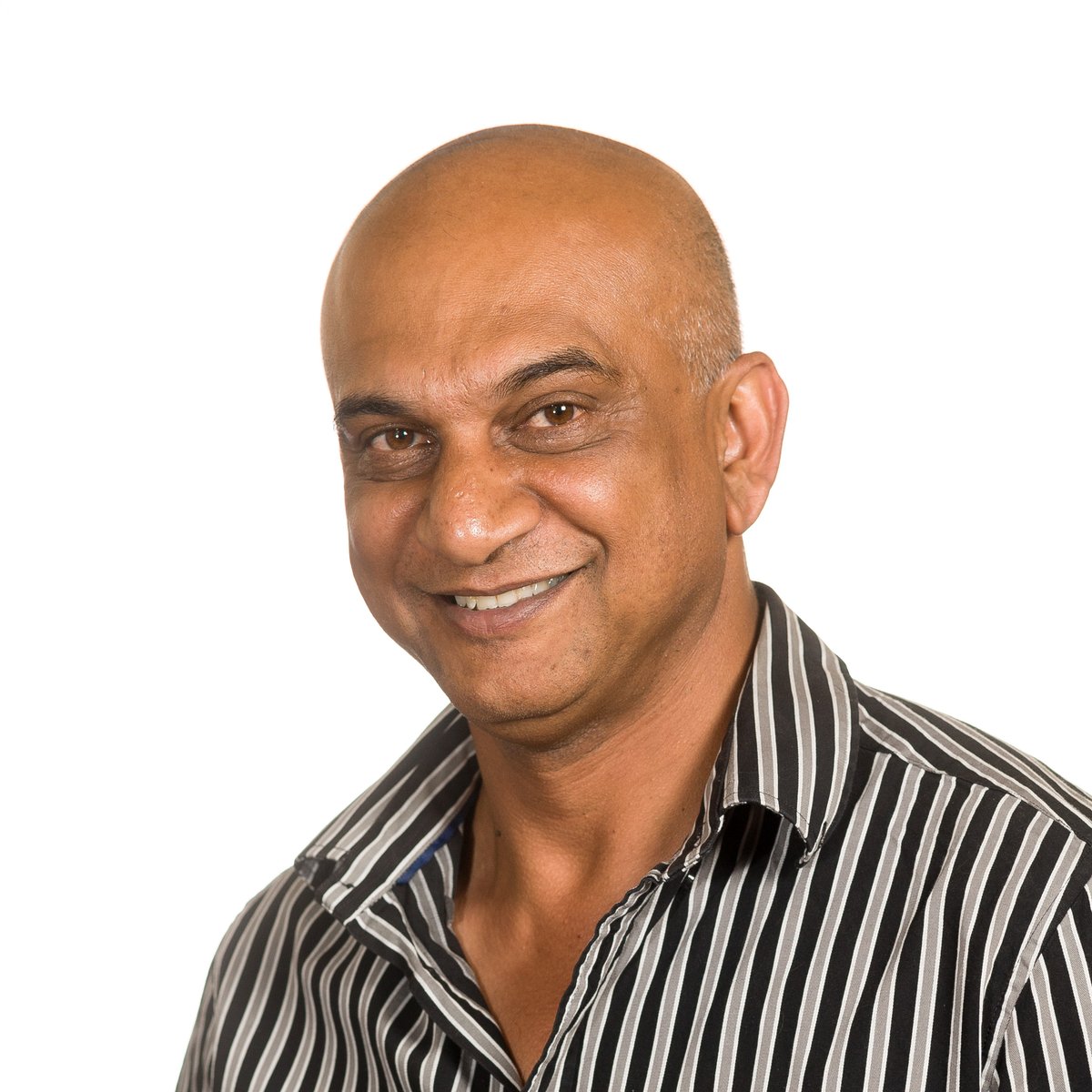 UPnasagric's tweet photo. MEET THE PANEL: Prof Vinesh Maharaj, Deputy Dean: Research and Postgraduate Education of NAS is one of the panellists at the Fourth Conversations@NAS (virtual event). Monday 11 October, 12:00 to 13:00. Topic: The value of nature. Link to RSVP: https://t.co/PnfmHBy1MH @UPTuks https://t.co/MtcenOcstQ