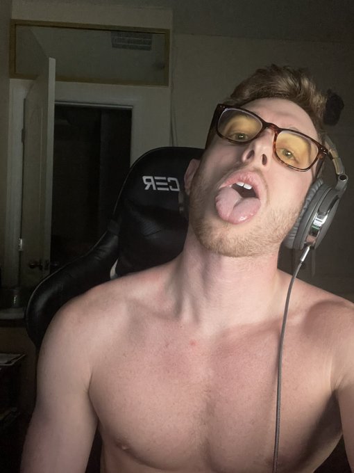Just spent the last 7 hrs cramming out homework so I don&rsquo;t have to worry about EDC https://t.co/Ajhv